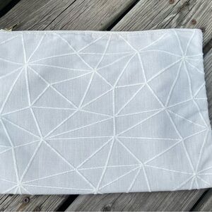 Sunbrella Zipped Bag